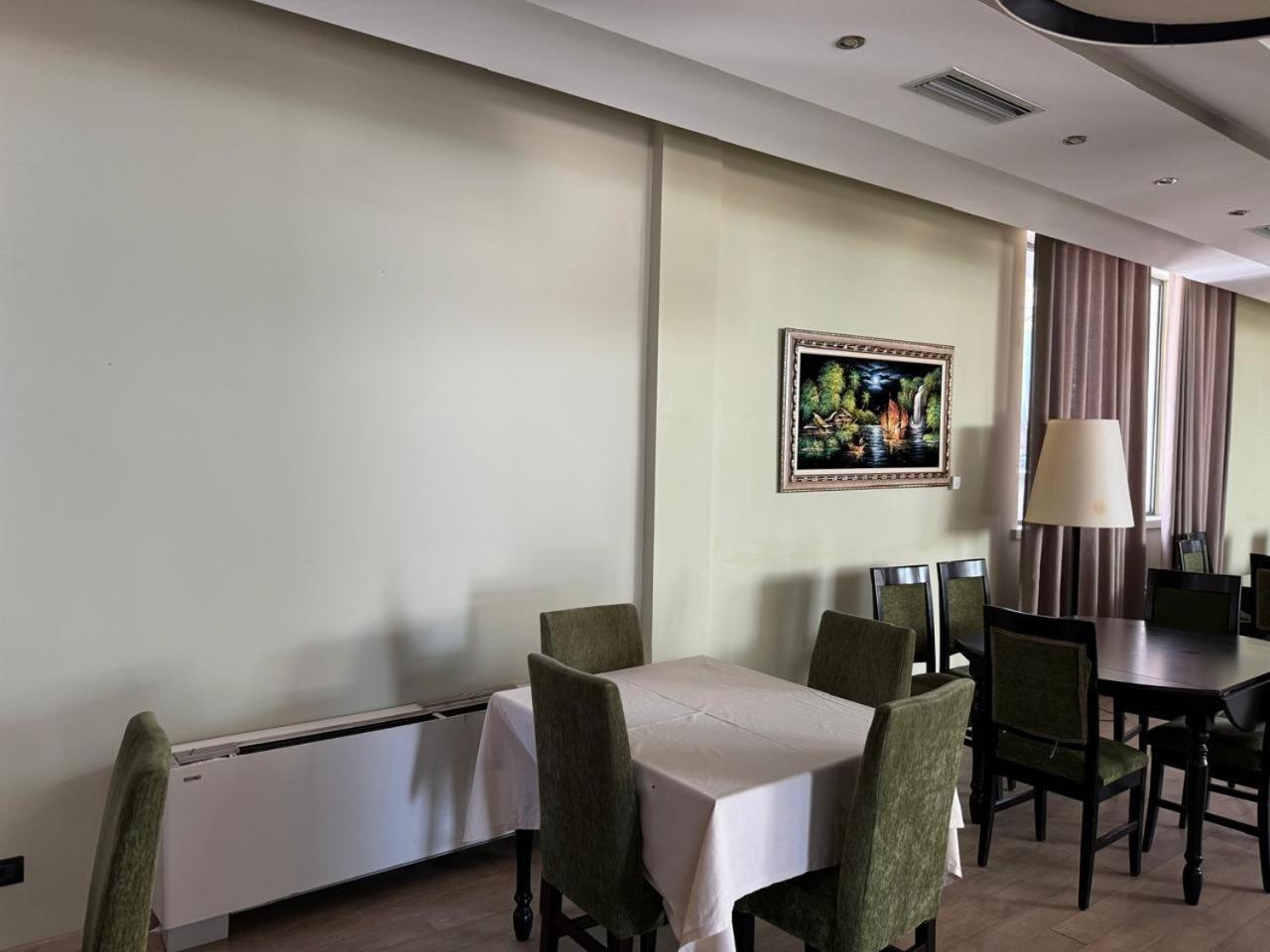 Sirena Hotel Tushemisht エクステリア 写真