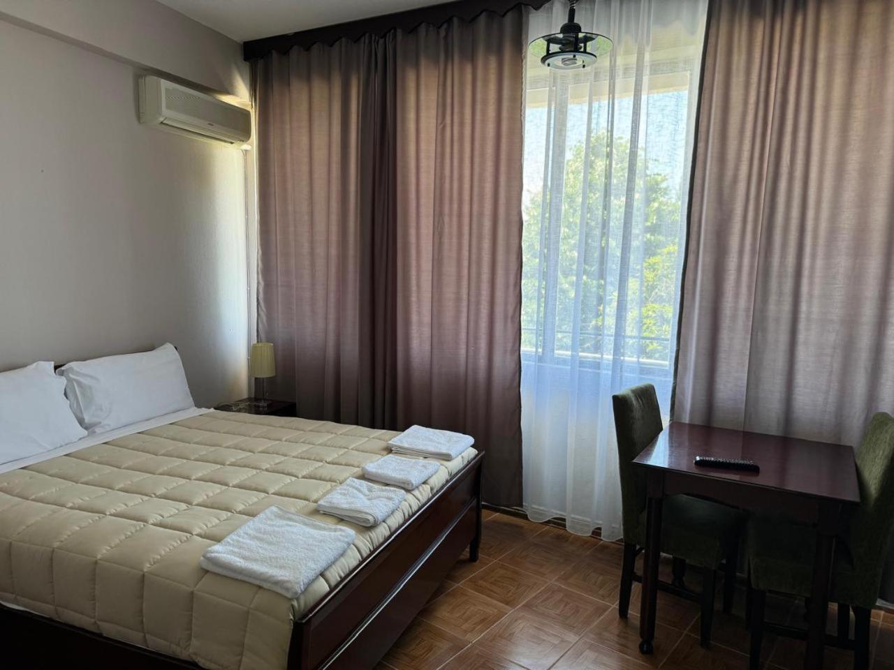Sirena Hotel Tushemisht エクステリア 写真