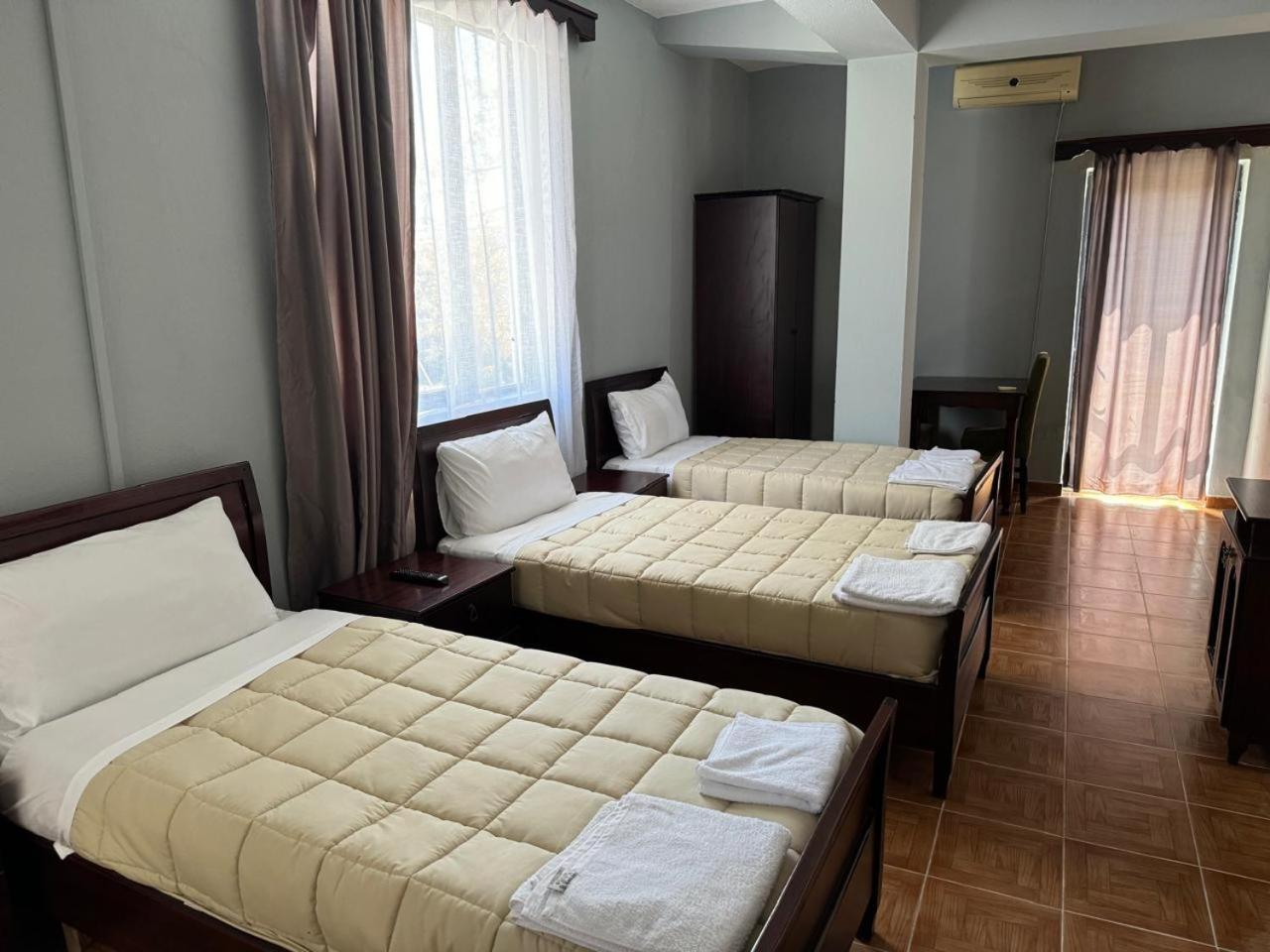 Sirena Hotel Tushemisht エクステリア 写真