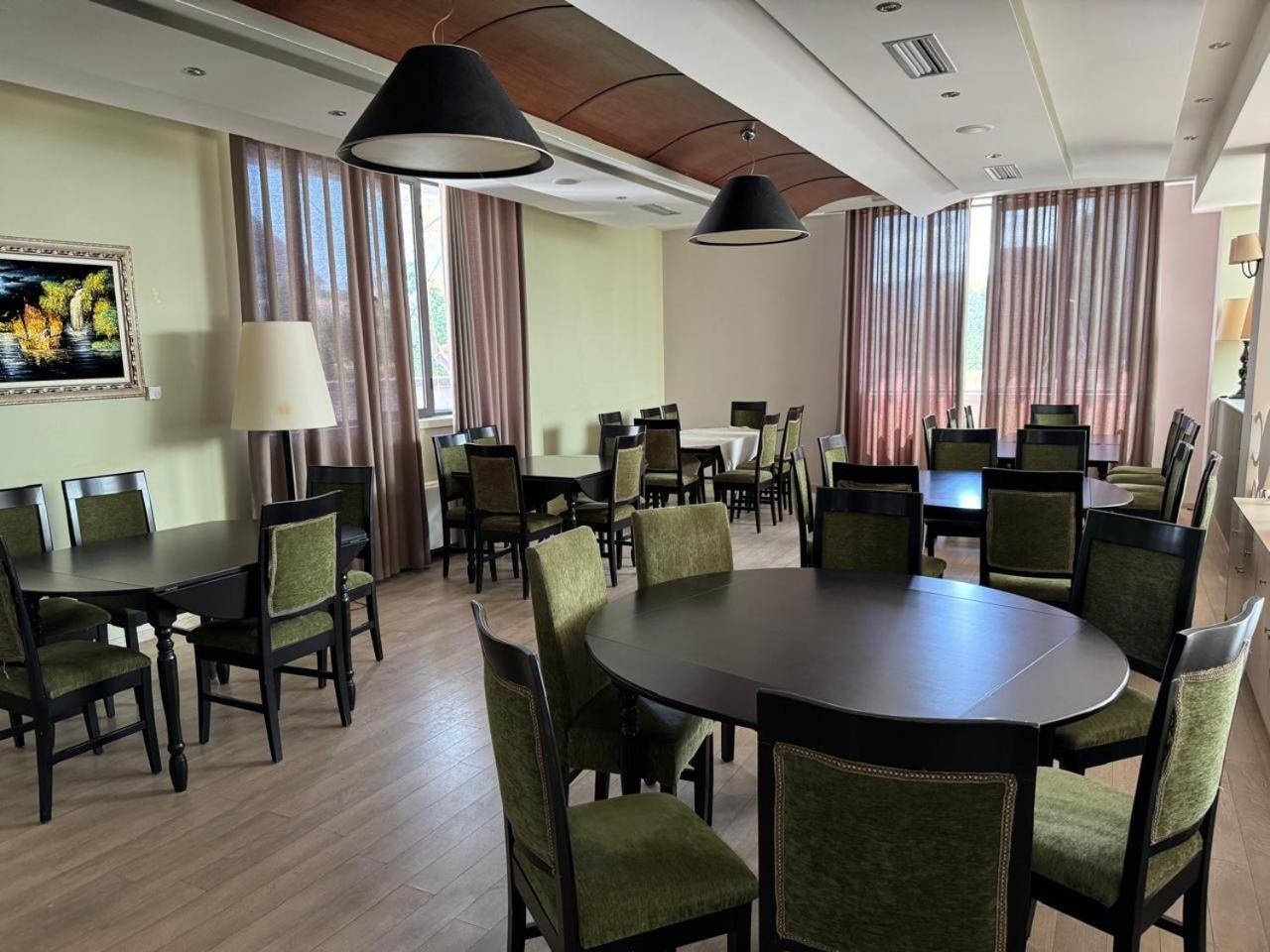 Sirena Hotel Tushemisht エクステリア 写真