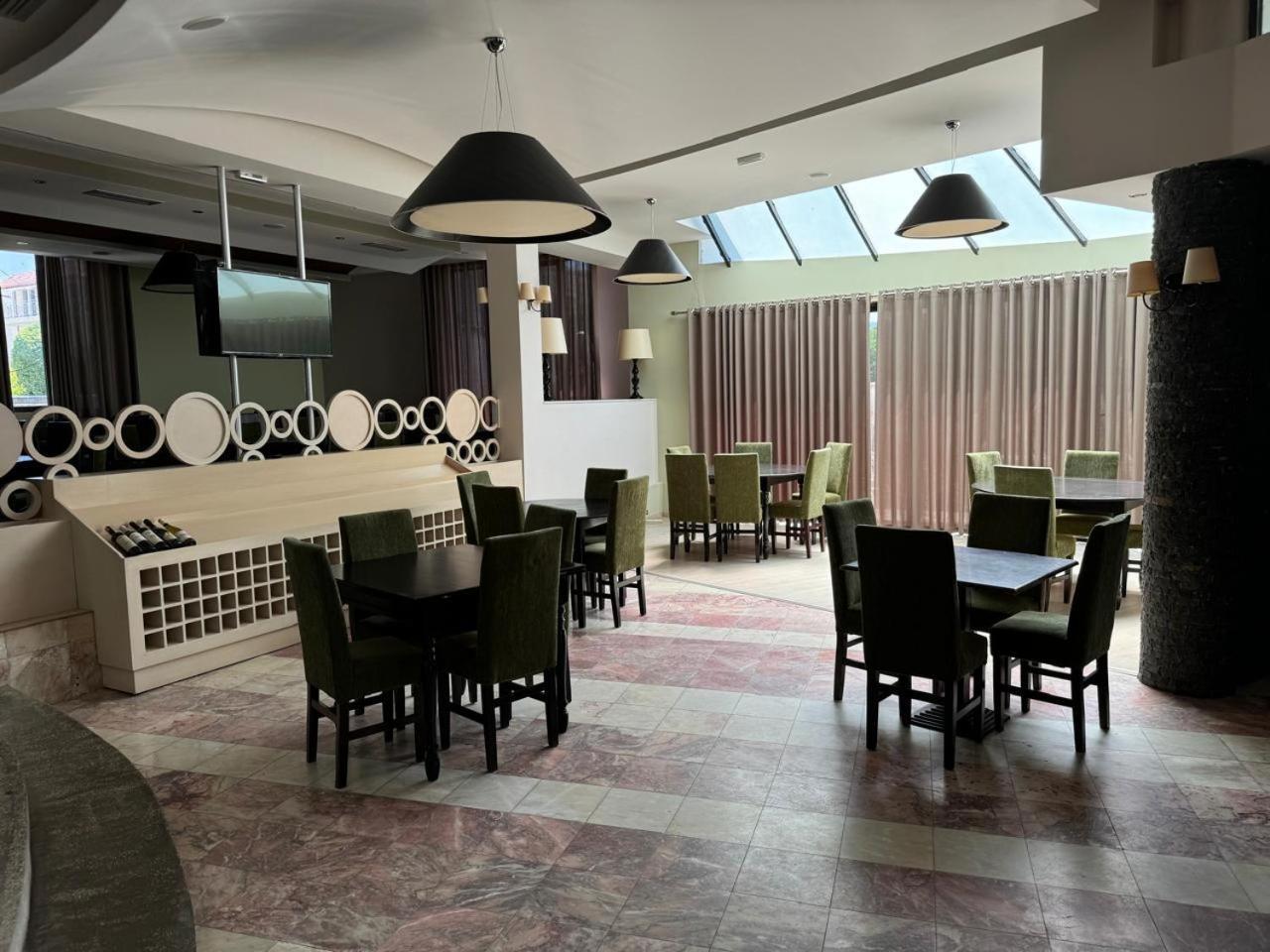 Sirena Hotel Tushemisht エクステリア 写真