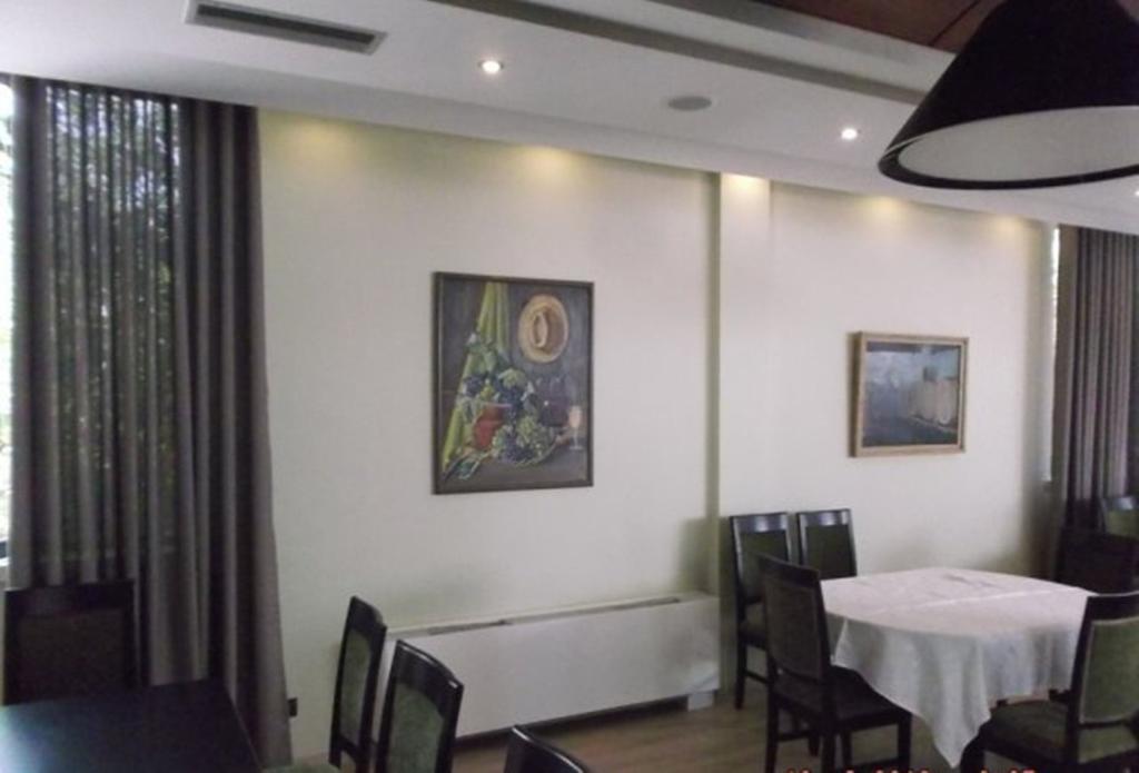 Sirena Hotel Tushemisht エクステリア 写真