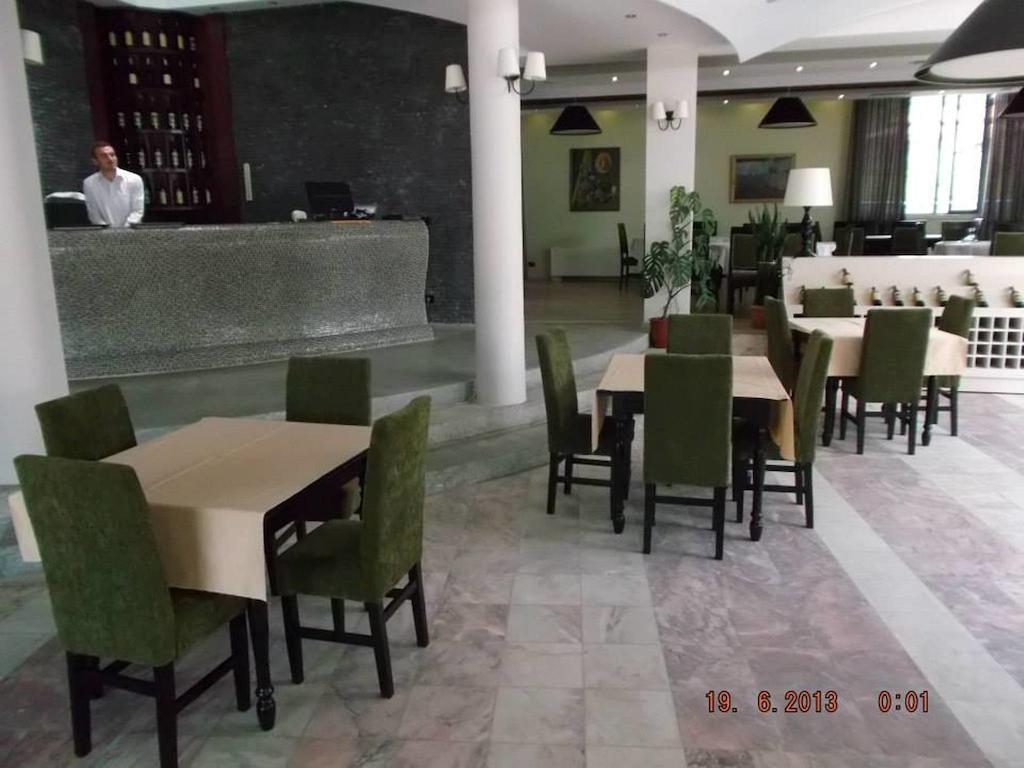 Sirena Hotel Tushemisht エクステリア 写真